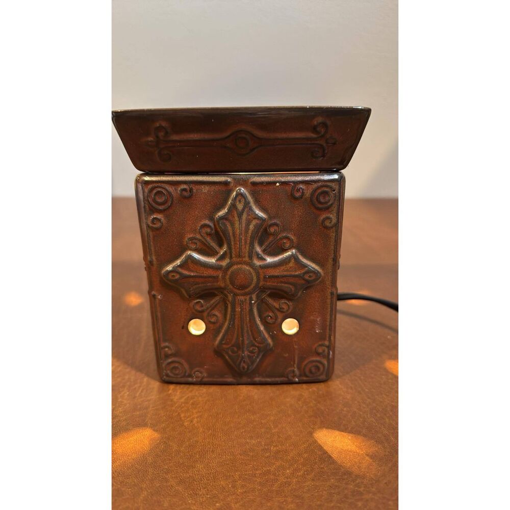 Scentsy Candle Wax Warner Faith Ce Cross Brown Full Size Retired